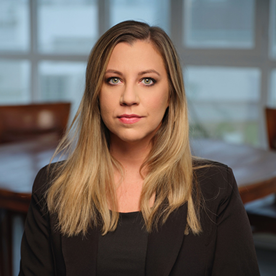 dr. Csatári Adrienn